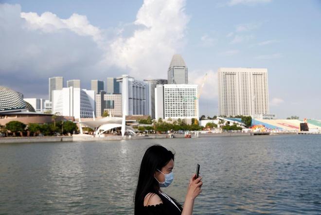 Chính quyền Singapore quyết liệt hỗ trợ doanh nghiệp trong nước. Ảnh: Reuters.